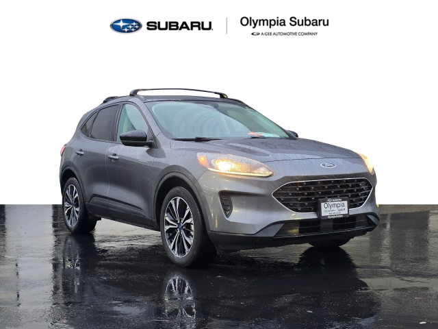 2021 Ford Escape SE's photo