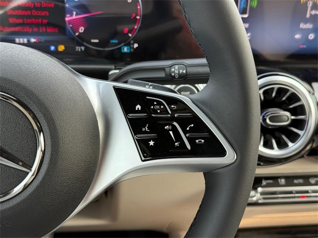 2025 Mercedes Benz GLB 250 4MATIC photo 15