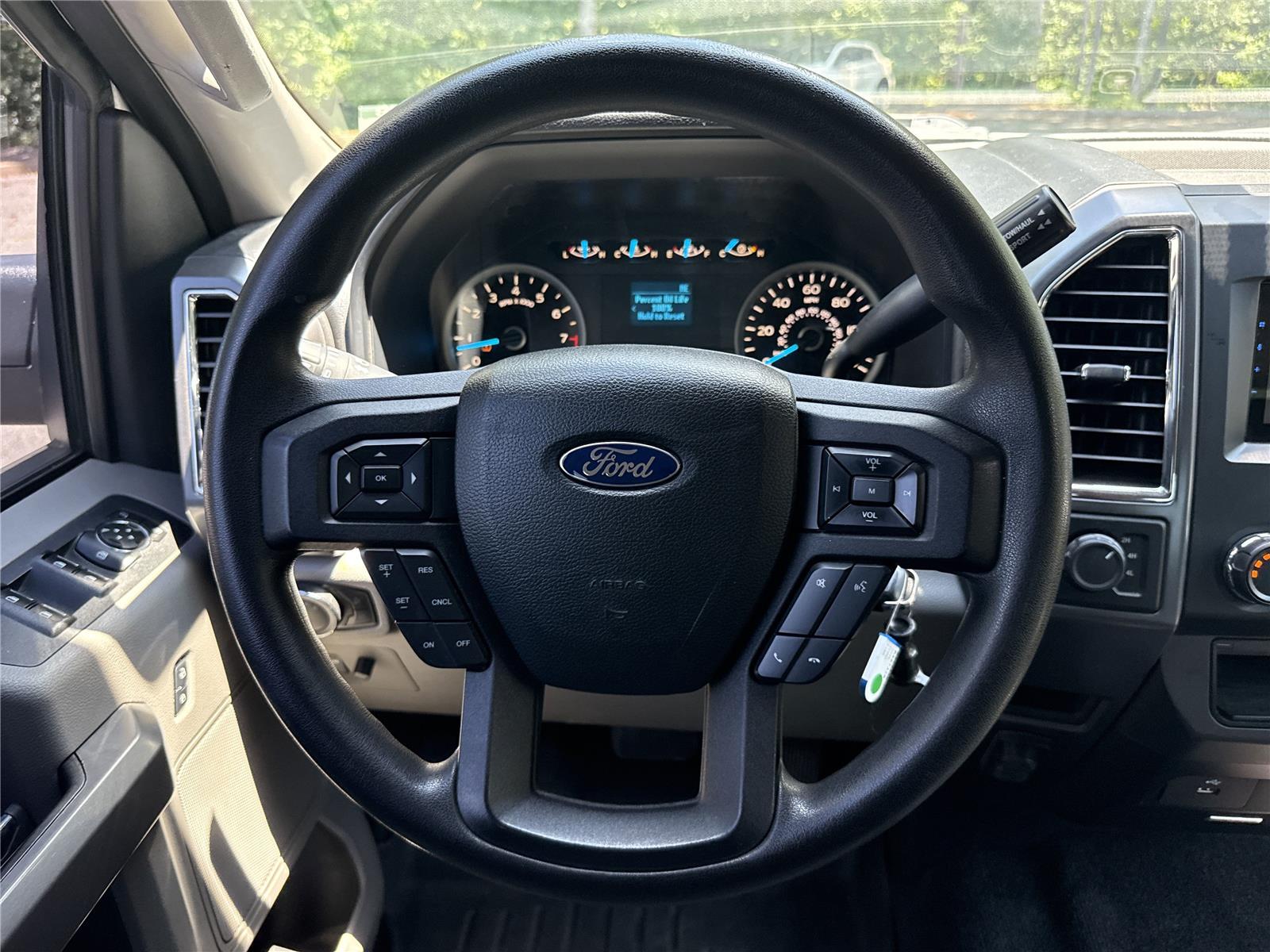 2016 Ford F-150 XLT photo 11