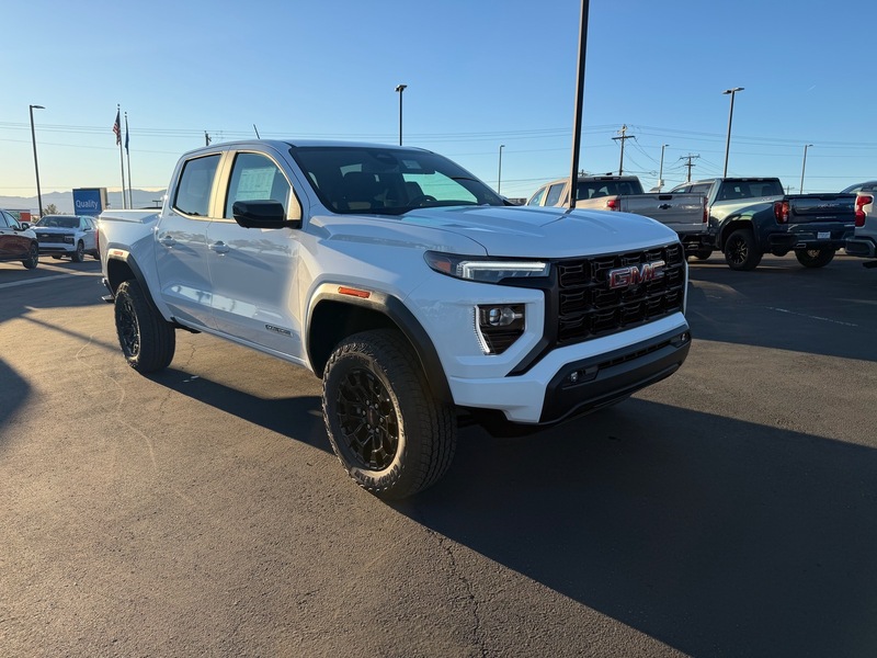2026 GMC Canyon Elevation's photo