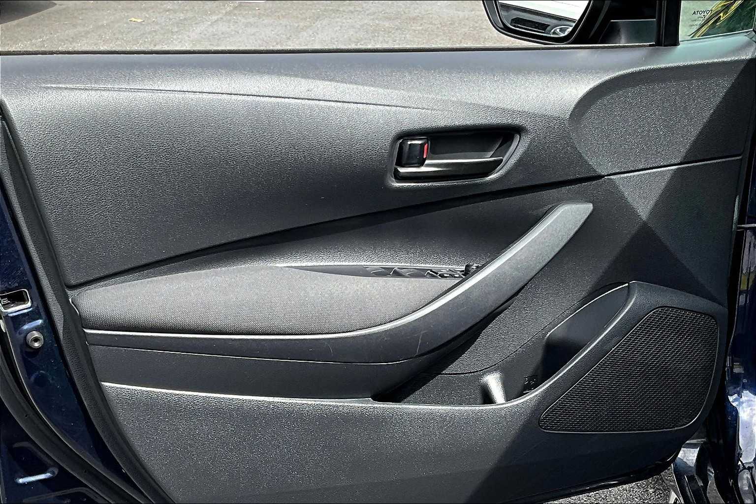 2024 Toyota Corolla LE photo 19
