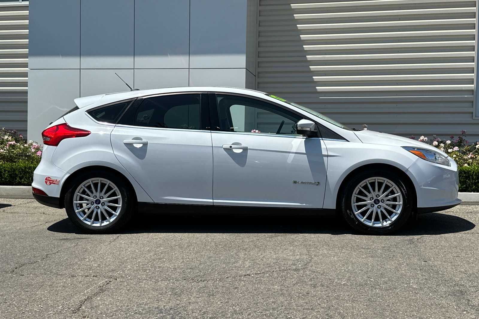 2017 Ford Focus Electric photo 2