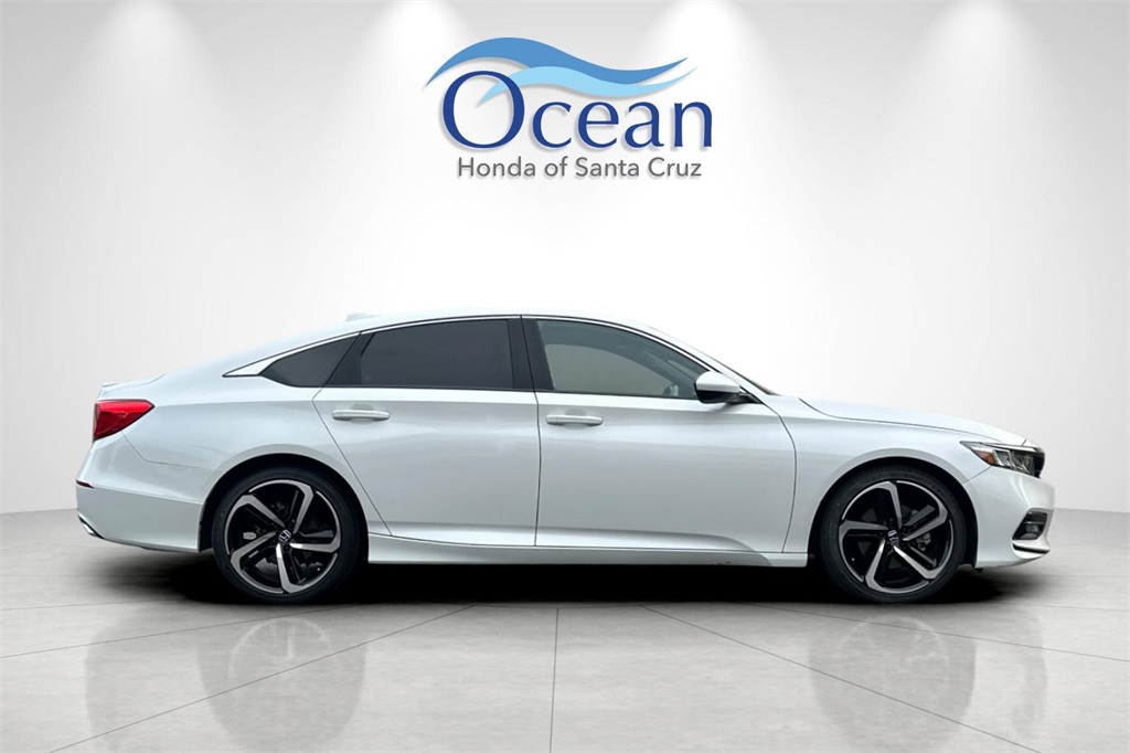 2018 Honda Accord Sport photo 2