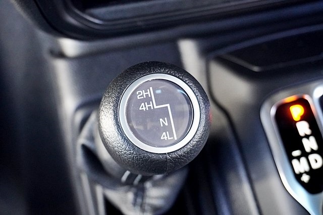 New 2026 Bright White Clear-Coat Exterior Paint Jeep Sport S image 36