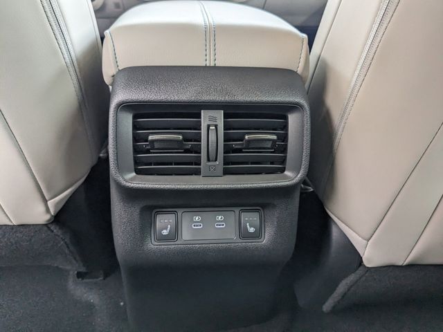 2025 Nissan Murano Platinum photo 10