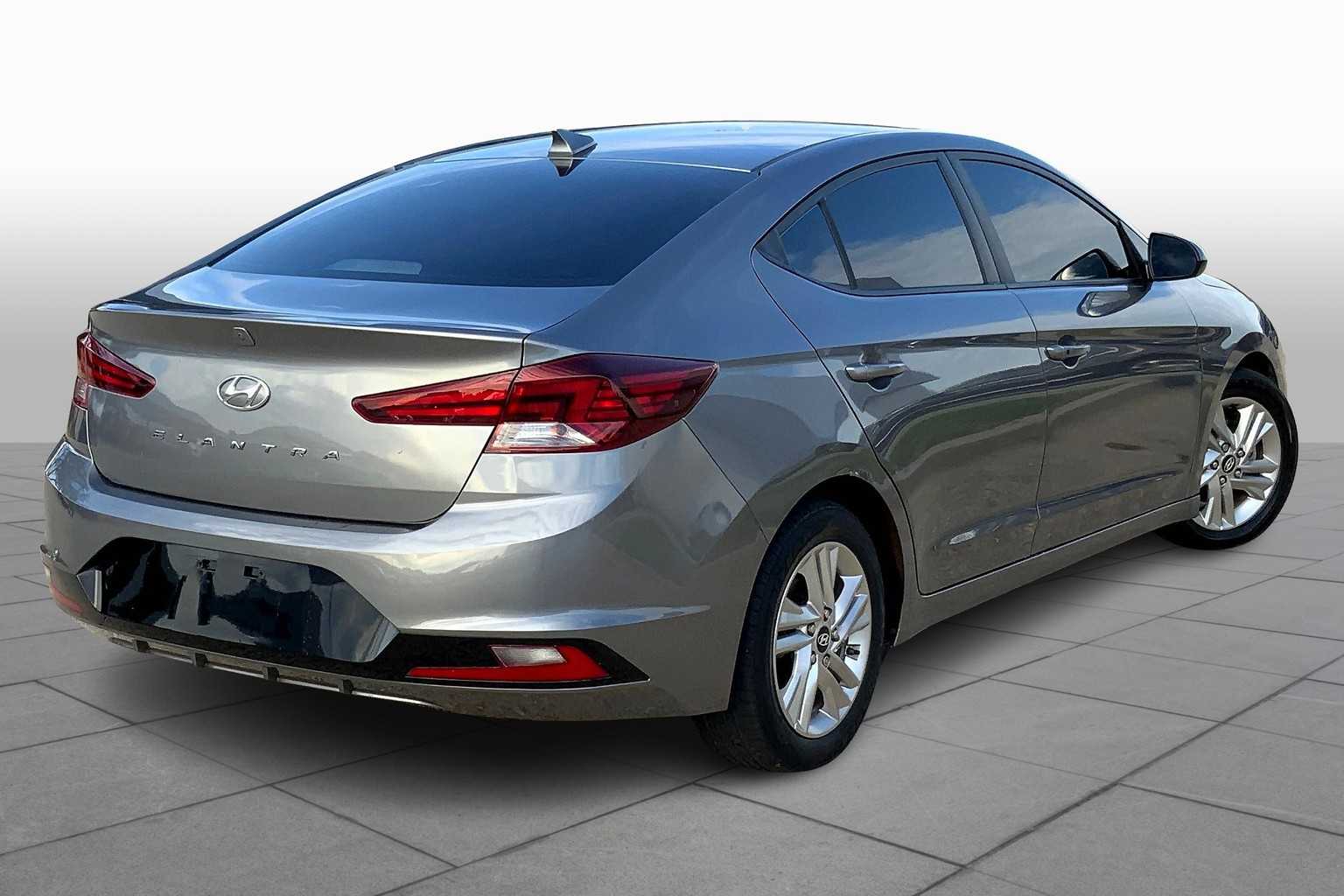 2019 Hyundai Elantra Value Edition photo 11