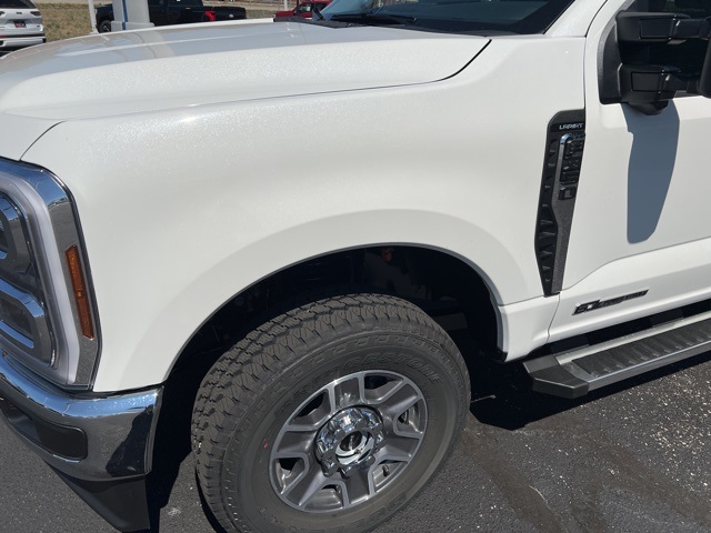 2026 Ford F-350 photo 2