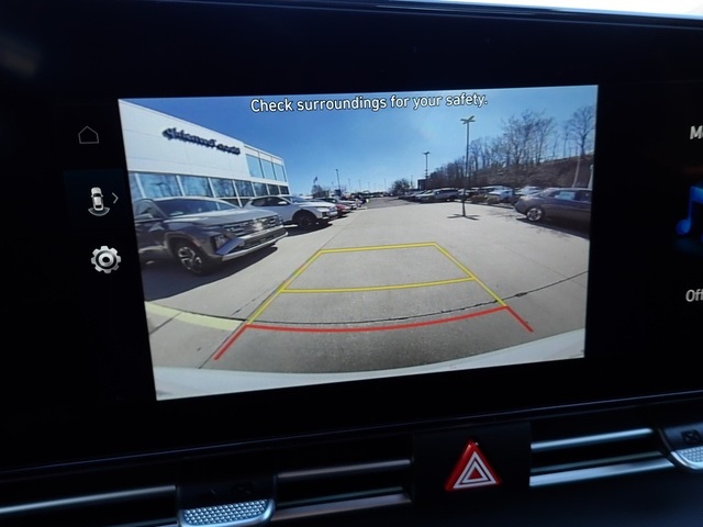 2025 Hyundai Elantra SEL Convenience photo 19