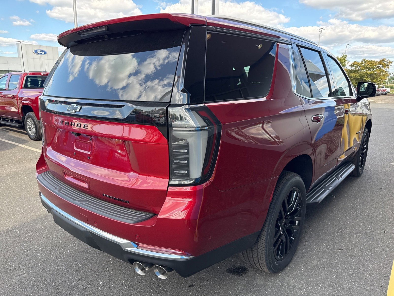 2025 Chevrolet Tahoe Premier photo 4