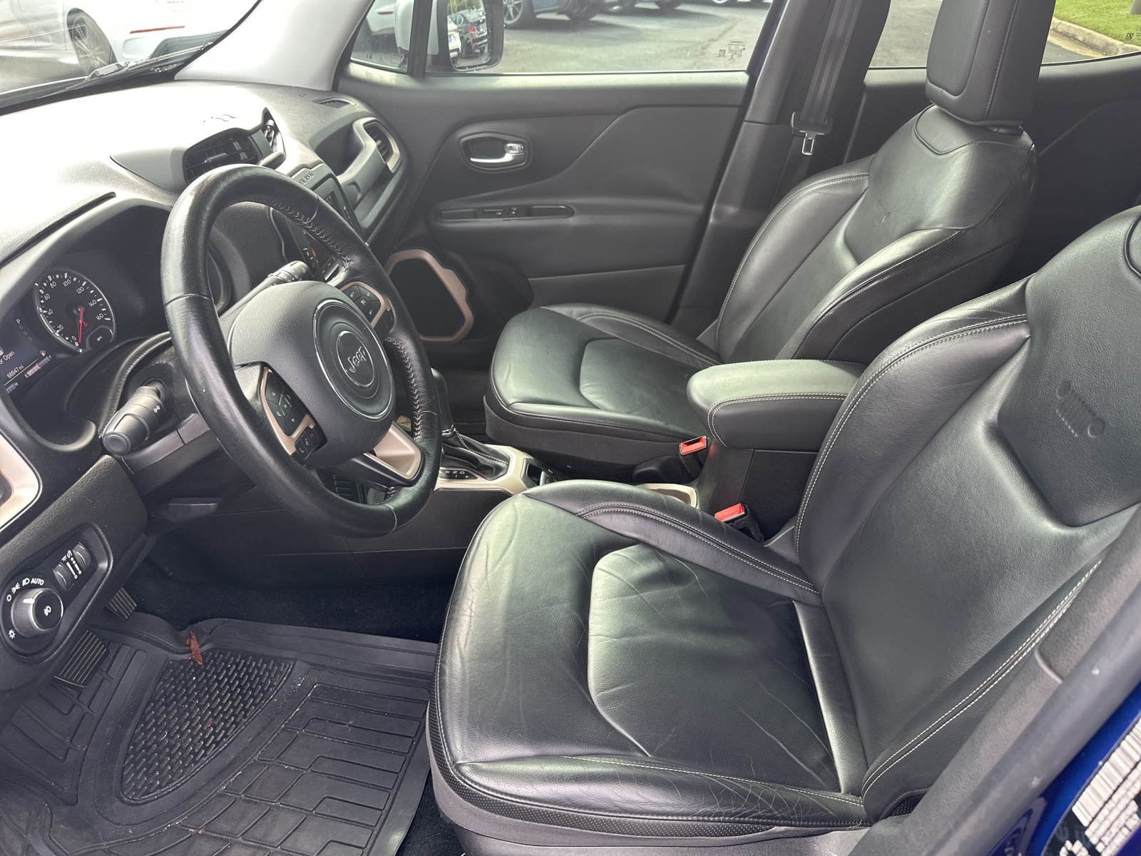 2016 Jeep Renegade Limited photo 4