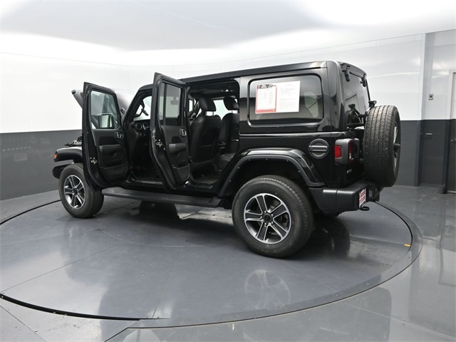 2023 Jeep Wrangler Sahara photo 35
