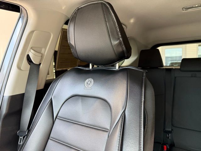 2019 Toyota RAV4 LE photo 44