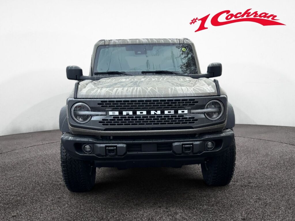 2025 Ford Bronco Badlands photo 2