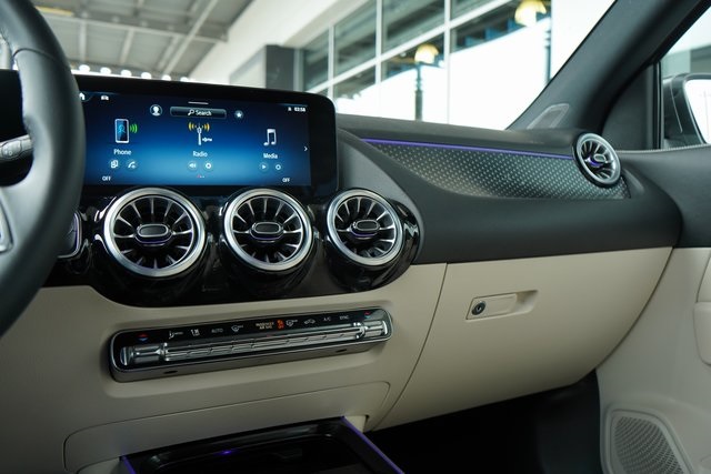 2025 Mercedes Benz GLA 250 photo 15