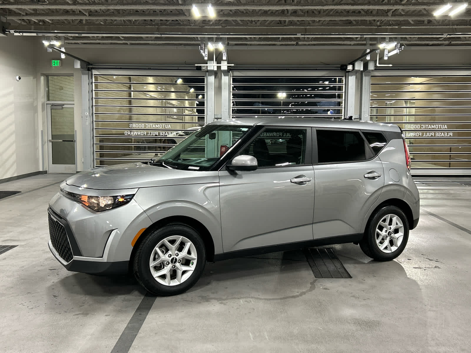 2025 Kia Soul LX's photo