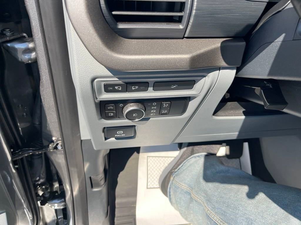 2024 Ford F-150 XLT photo 12