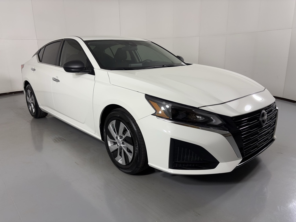 2025 Nissan Altima 2.5 S photo 2