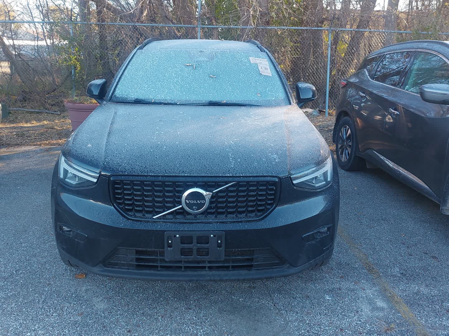 2025 Volvo XC40 Plus photo 2