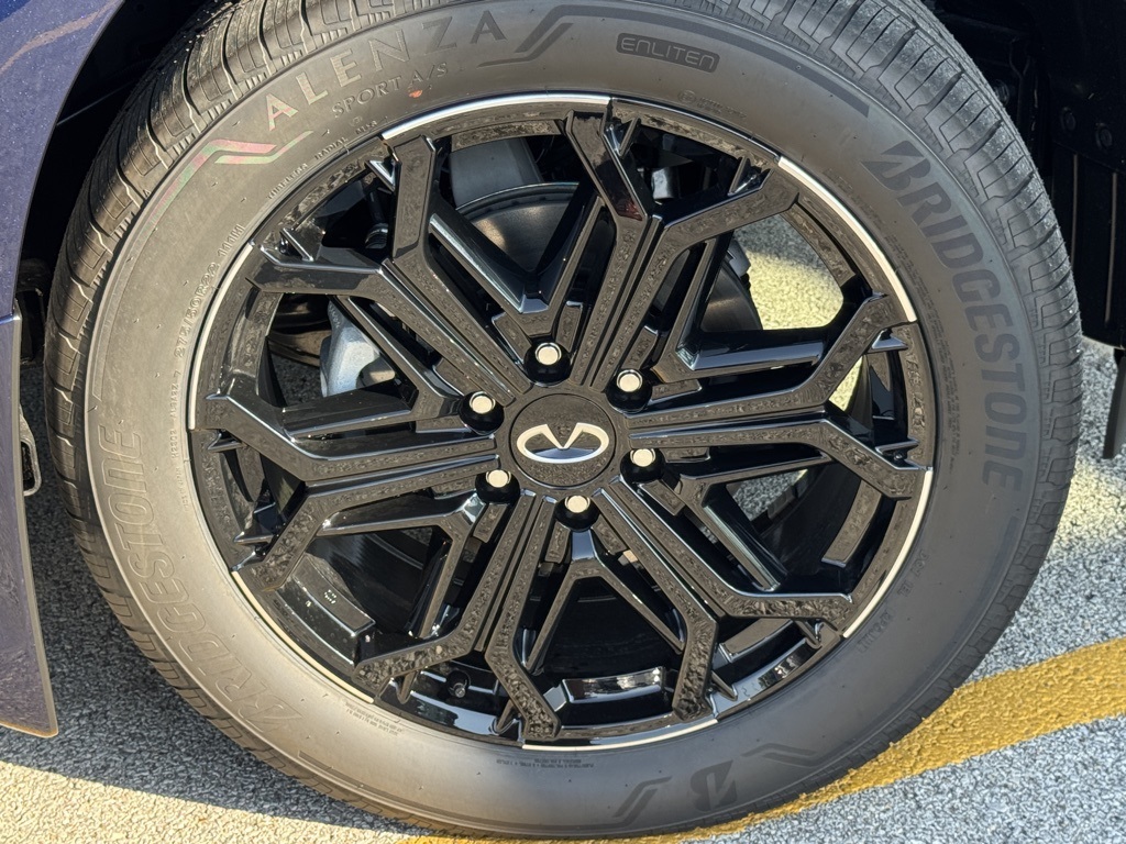 2026 Infiniti QX80 Sensory photo 5