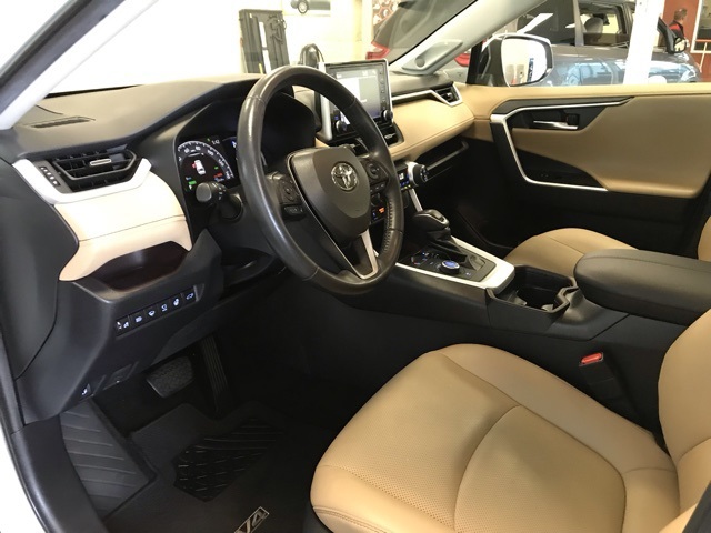 2020 Toyota RAV4 Hybrid Limited photo 12