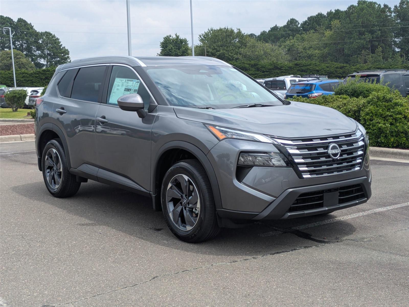 2026 Nissan Rogue SV photo 2