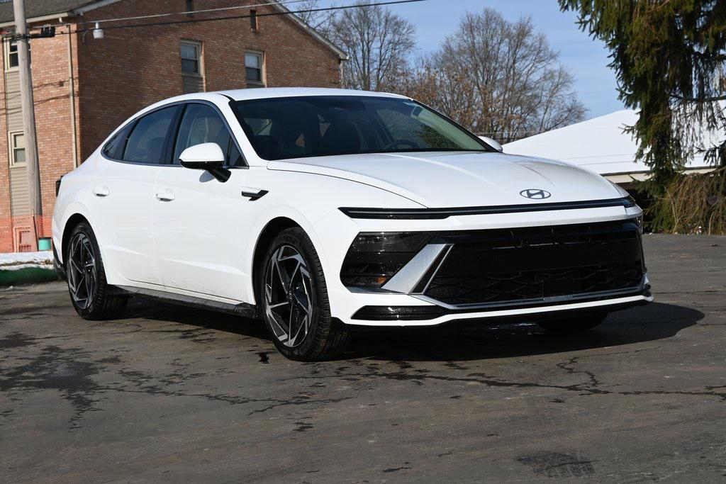 2026 Hyundai Sonata SEL's photo