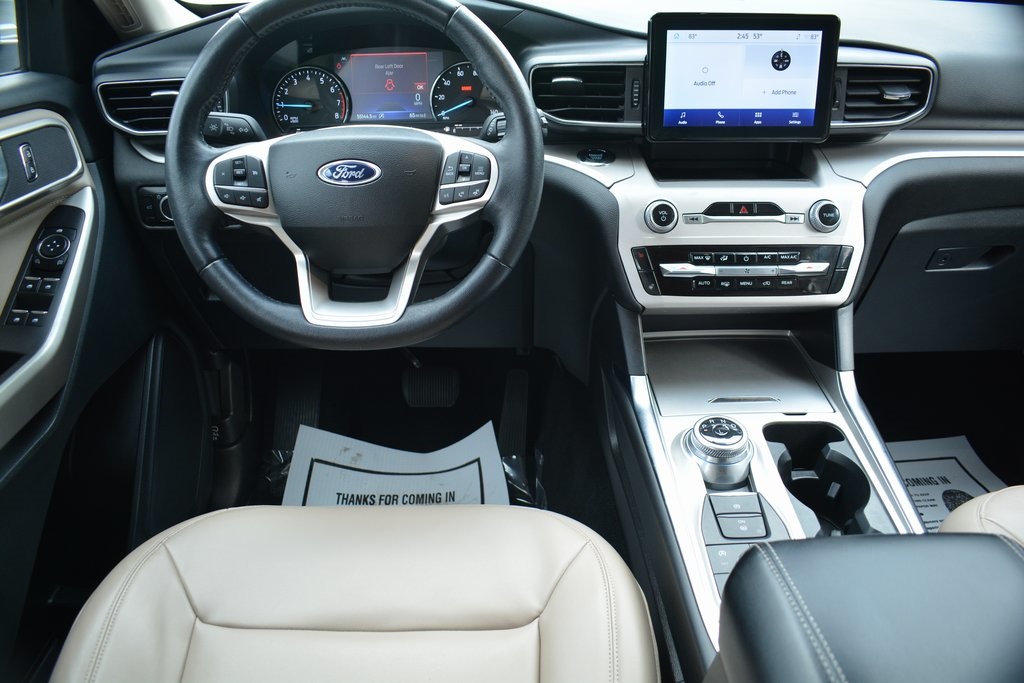 2023 Ford Explorer XLT photo 3