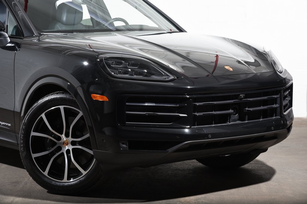 2025 Porsche Cayenne Coupe photo 16