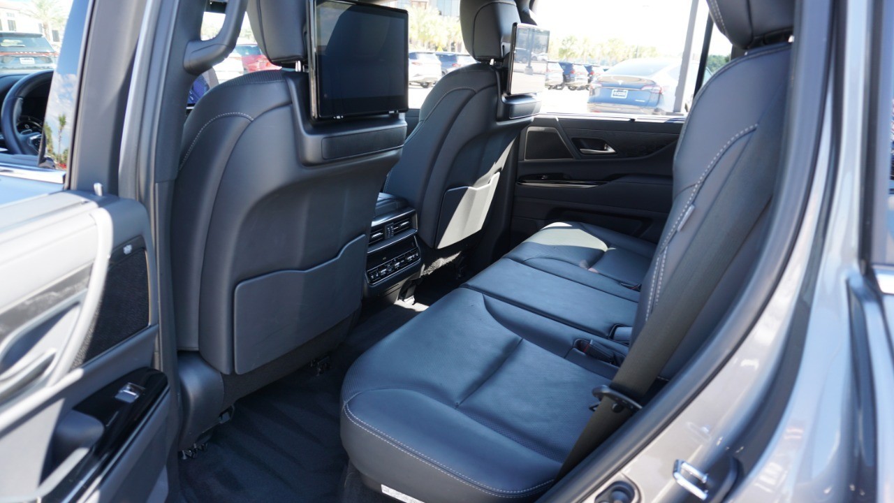 2022 Lexus LX 600 Luxury photo 30
