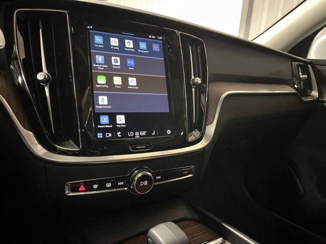 2024 Volvo V60 Cross Country B5 Plus photo 14
