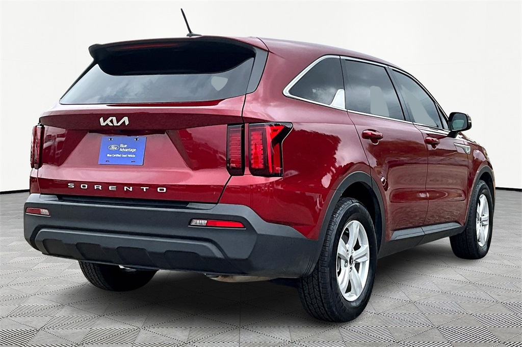 Certified 2022 Kia Sorento LX with VIN 5XYRG4LC7NG133453 for sale in Kansas City