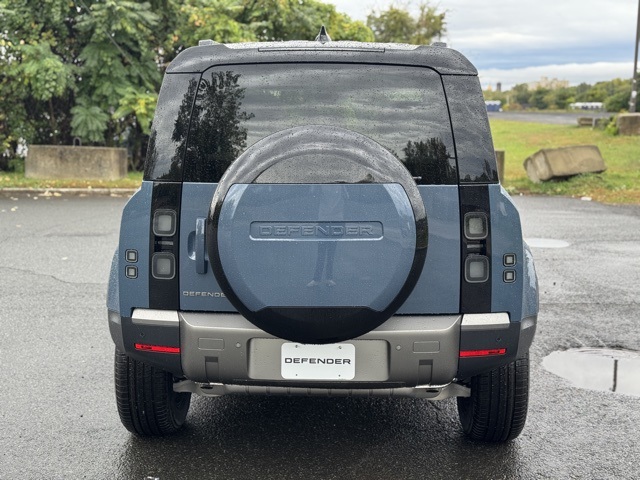 2026 Land Rover Defender 110 S photo 3