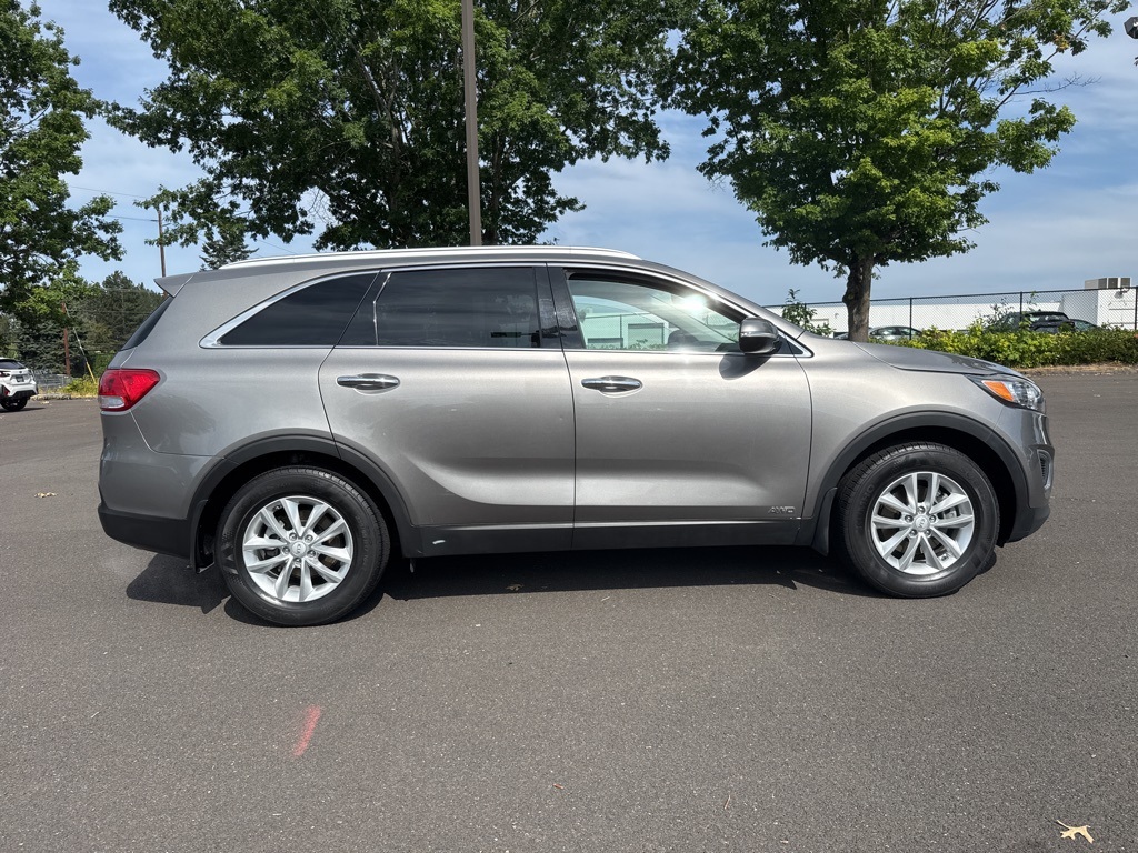 2018 Kia Sorento LX photo 3