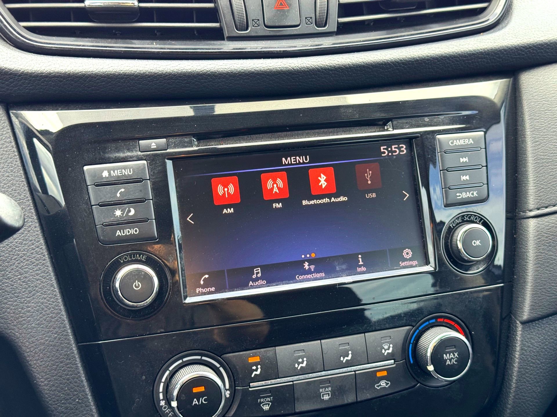 2018 Nissan Rogue S photo 21