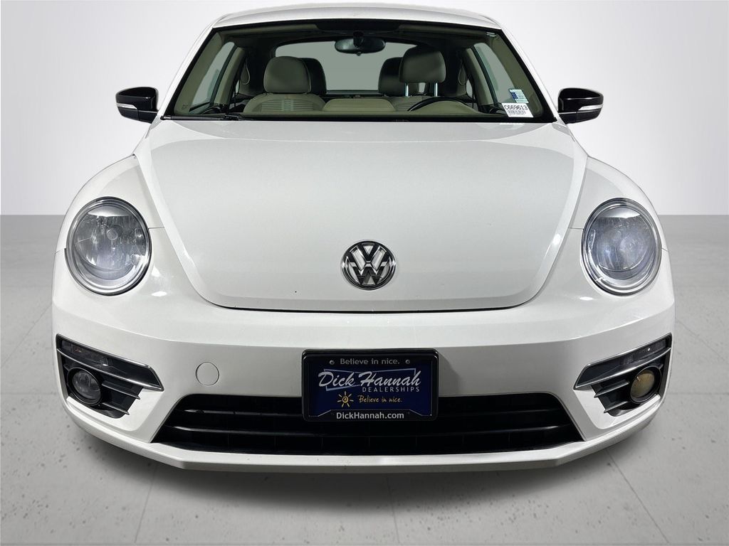 2013 Volkswagen Beetle Sport photo 2