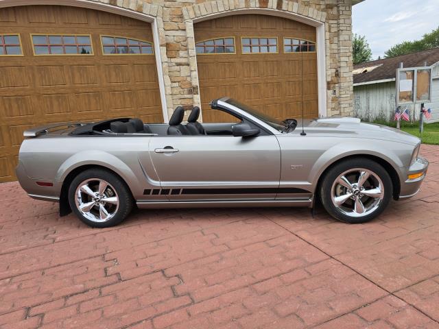 Used 2008 Ford Mustang GT Premium with VIN 1ZVHT85H185190975 for sale in Milladore, WI