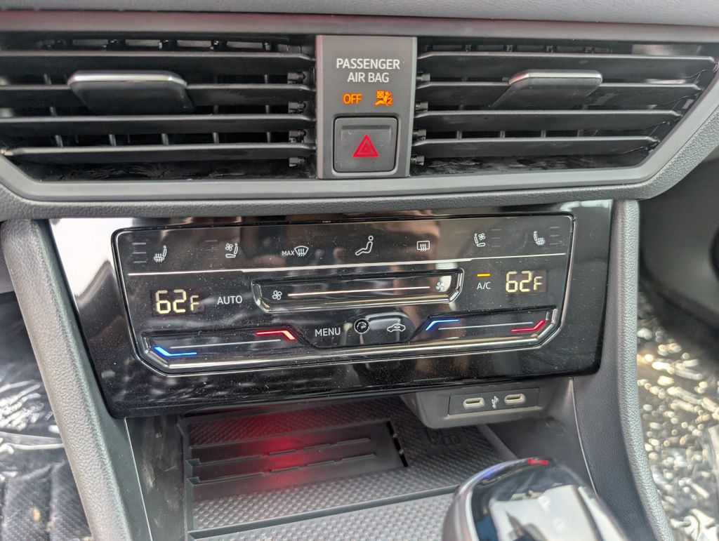 2025 Volkswagen Jetta 1.5T SEL photo 13