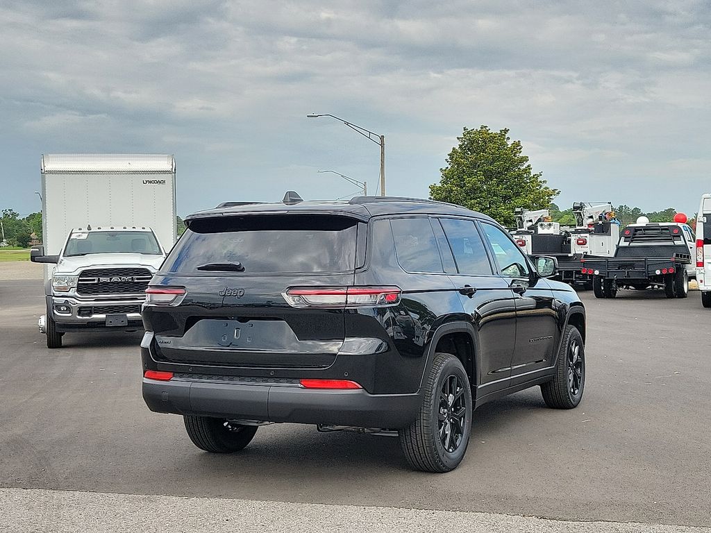 2025 Jeep Grand Cherokee Altitude X photo 3