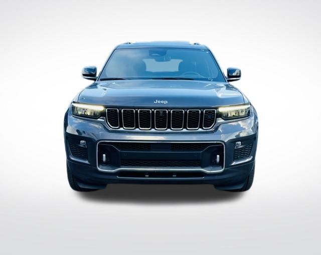 2024 Jeep Grand Cherokee Overland photo 3