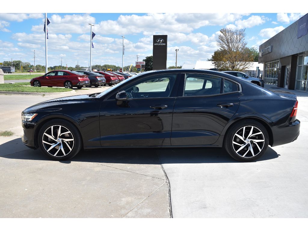 2020 Volvo S60 T5 Momentum photo 4