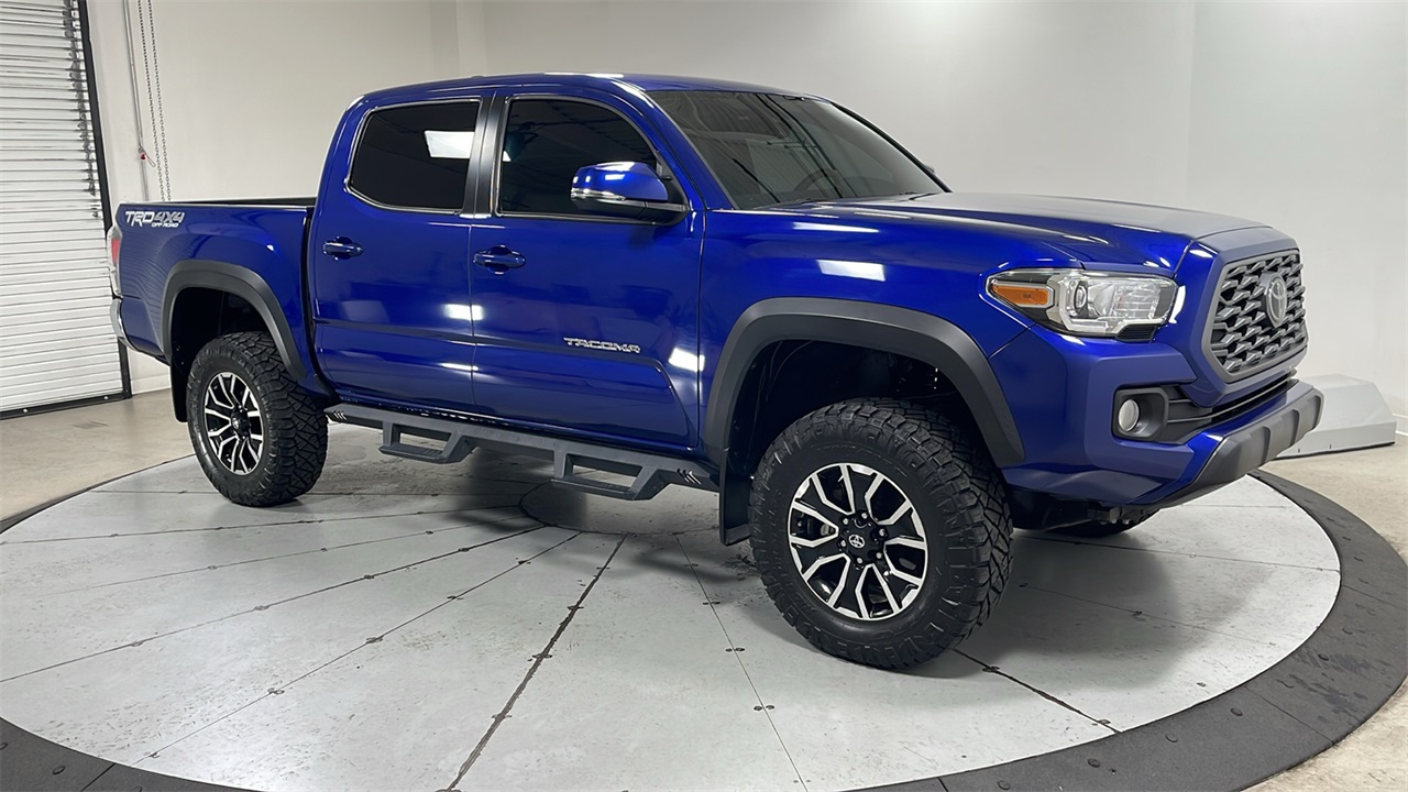 2022 Toyota Tacoma TRD Off-Road photo 3