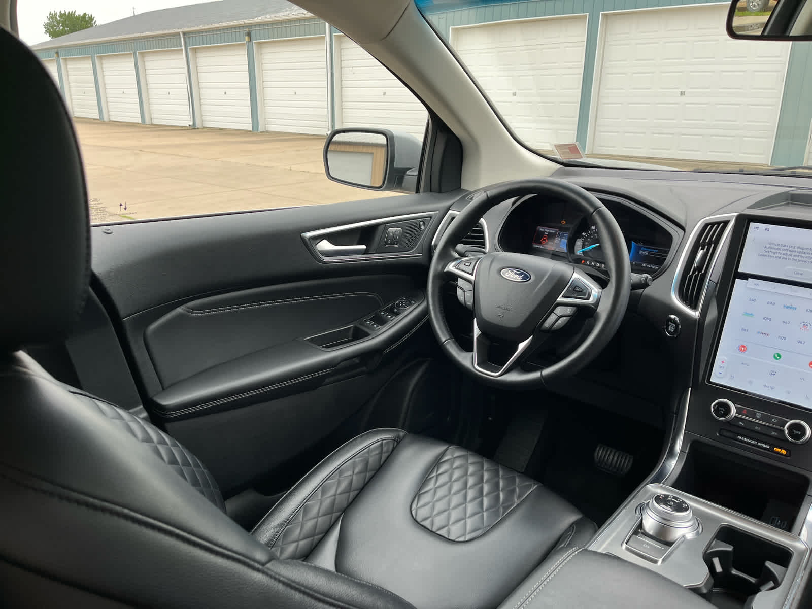 2024 Ford Edge Titanium photo 16