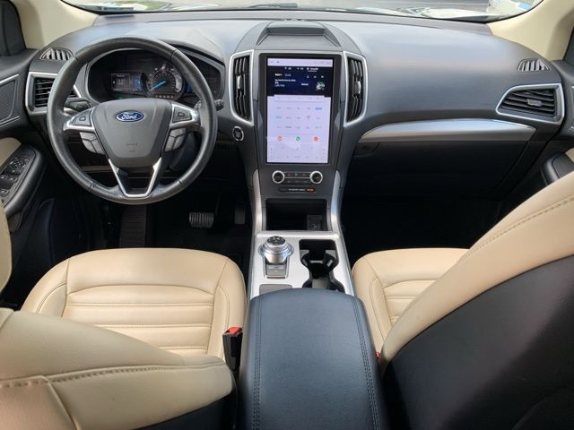 2022 Ford Edge SEL photo 26