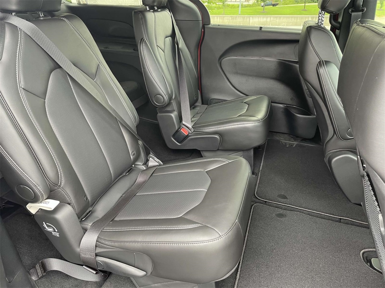 2026 Chrysler Voyager LX photo 27