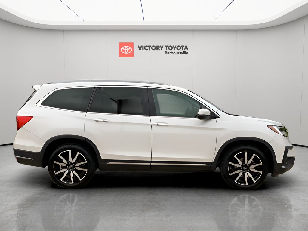 2022 Honda Pilot Touring photo 2