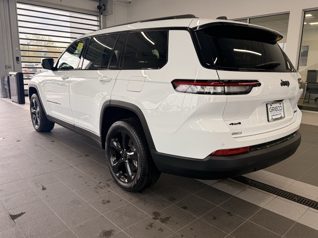 2025 Jeep Grand Cherokee Limited photo 4