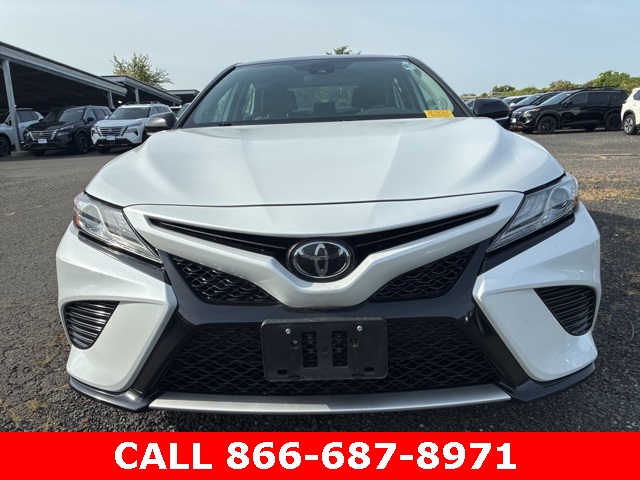 2019 Toyota Camry XSE photo 2