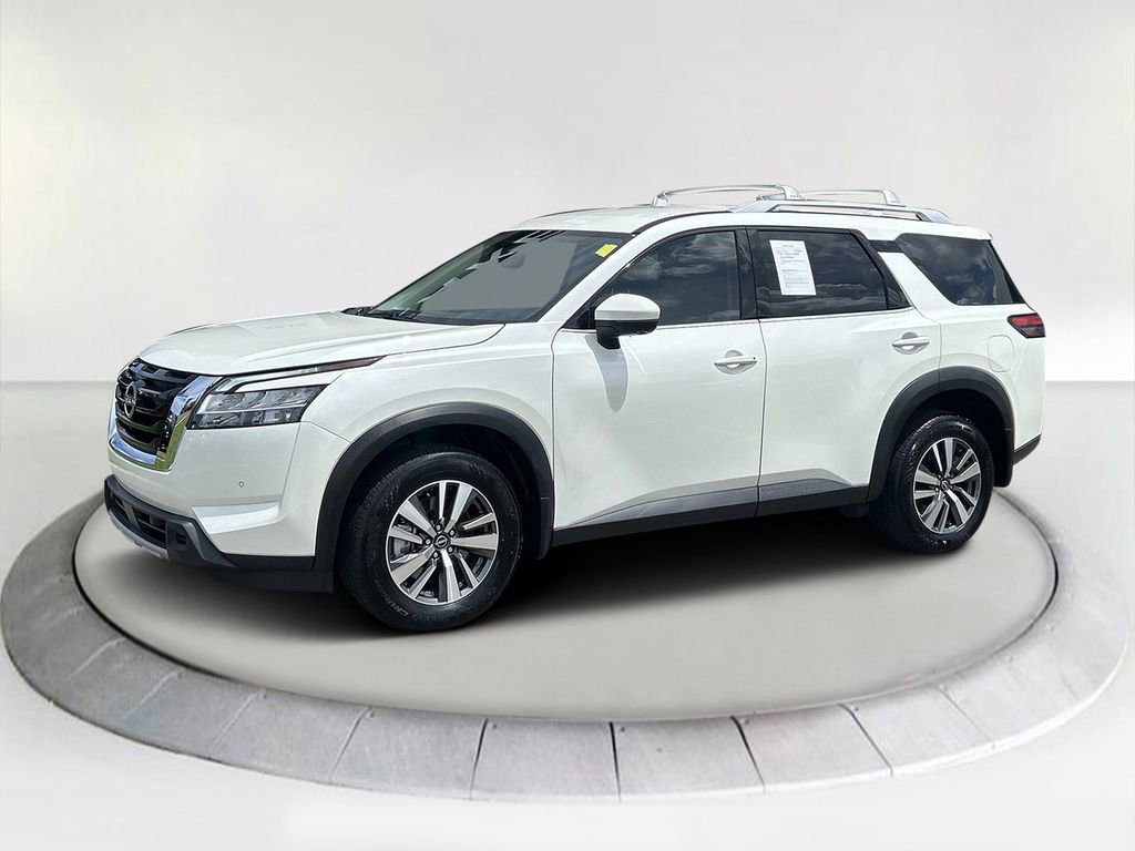 2024 Nissan Pathfinder SL's photo