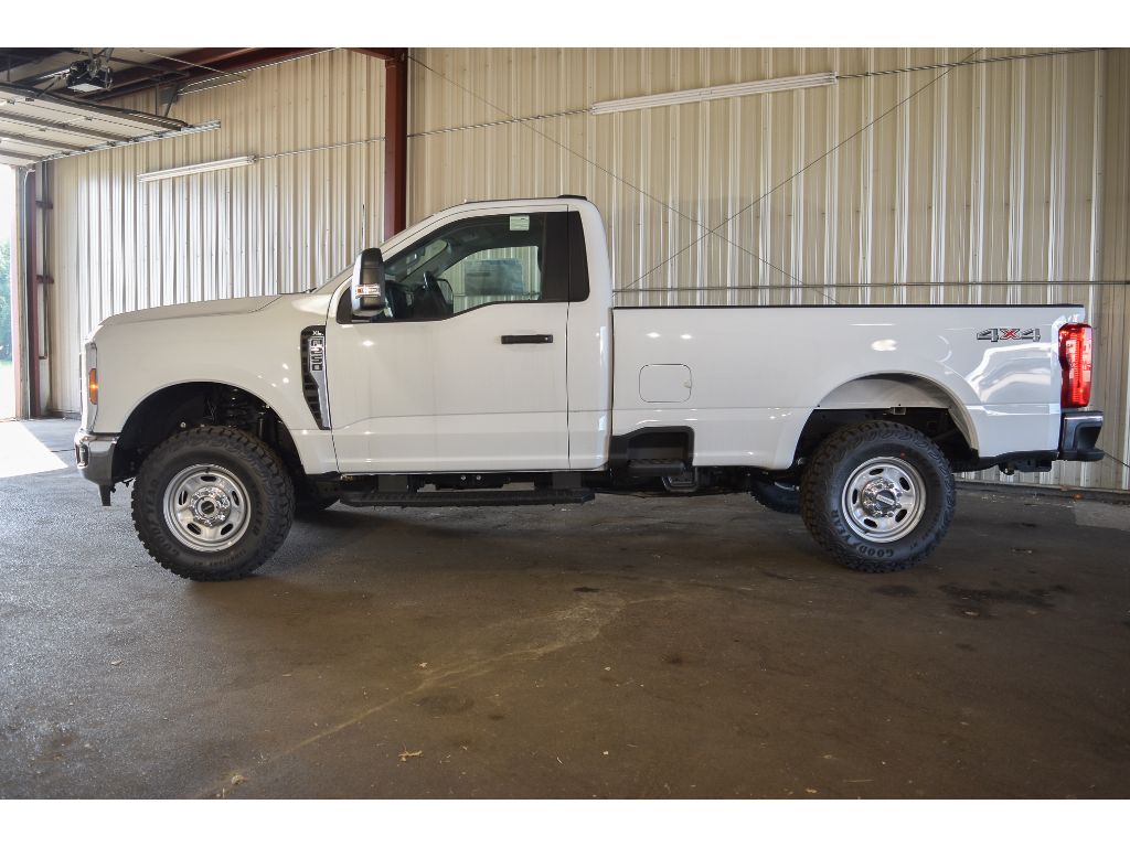 2025 Ford F-250 XL photo 4