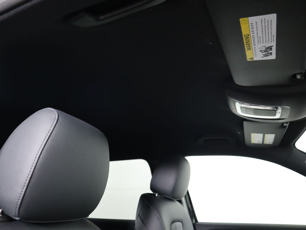 2025 Mercedes Benz EQB photo 15